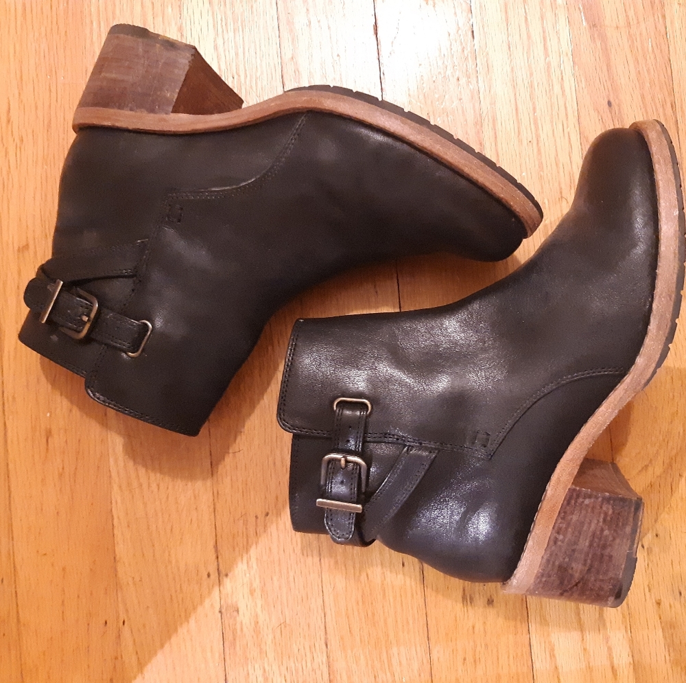 Clarks Jax Ankle Boots Black